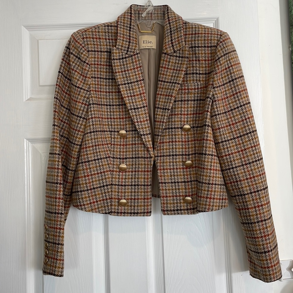Elie Tahari cropped blazer